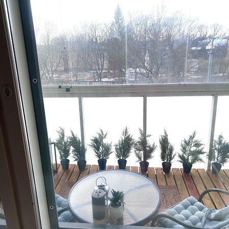Stella'S Apartment - City Center - Free Secure Parking - Big Sun Terrace - Air Conditioning - Wifi - Tram To The Tallinn Bus Station And Old Town Εξωτερικό φωτογραφία
