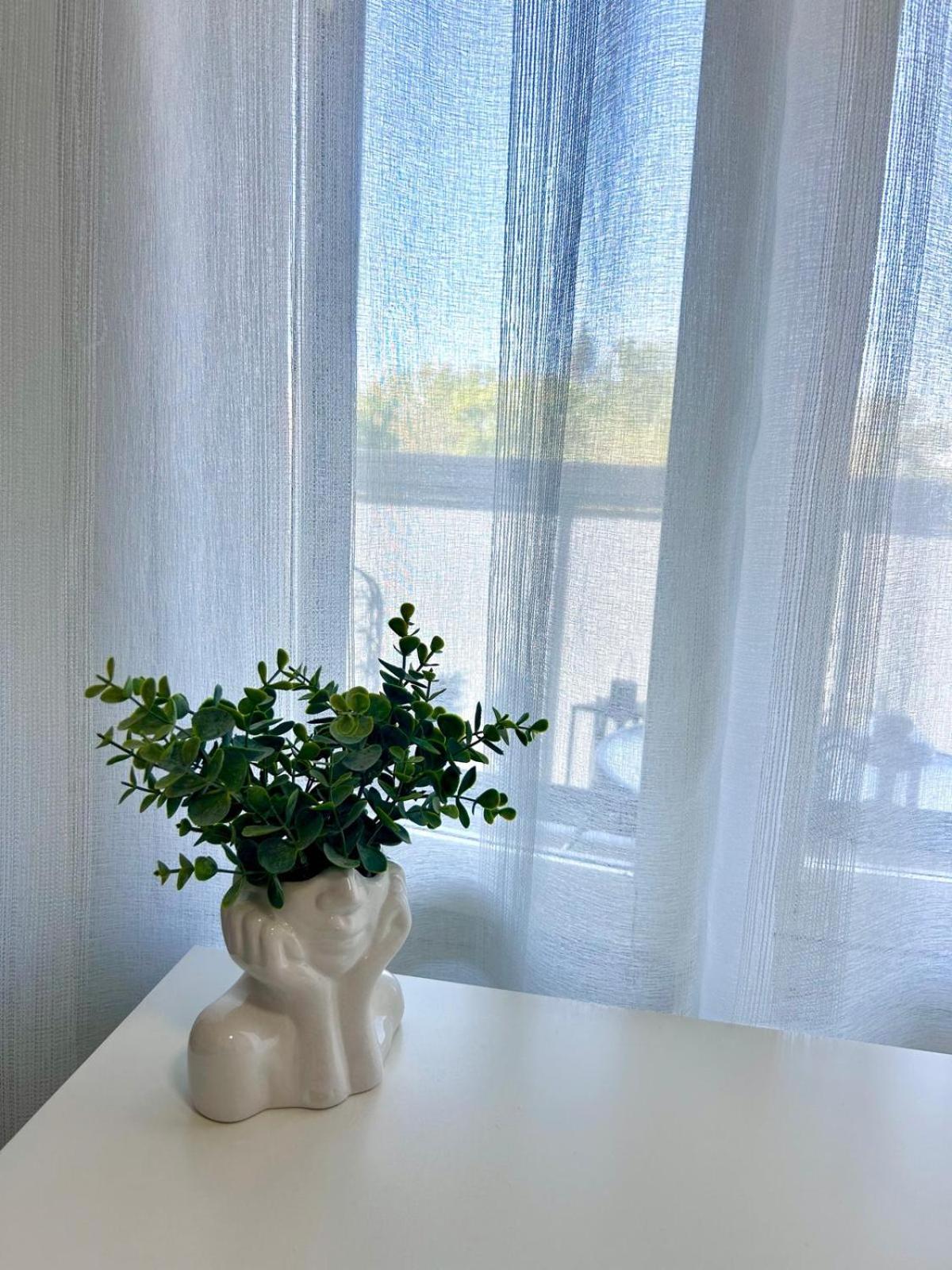Stella'S Apartment - City Center - Free Secure Parking - Big Sun Terrace - Air Conditioning - Wifi - Tram To The Tallinn Bus Station And Old Town Εξωτερικό φωτογραφία