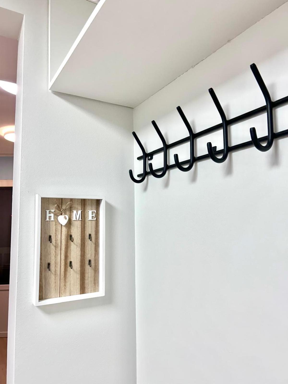 Stella'S Apartment - City Center - Free Secure Parking - Big Sun Terrace - Air Conditioning - Wifi - Tram To The Tallinn Bus Station And Old Town Εξωτερικό φωτογραφία