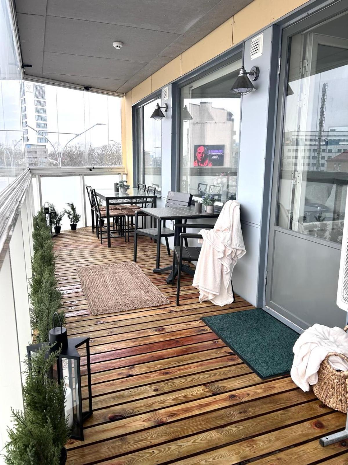 Stella'S Apartment - City Center - Free Secure Parking - Big Sun Terrace - Air Conditioning - Wifi - Tram To The Tallinn Bus Station And Old Town Εξωτερικό φωτογραφία