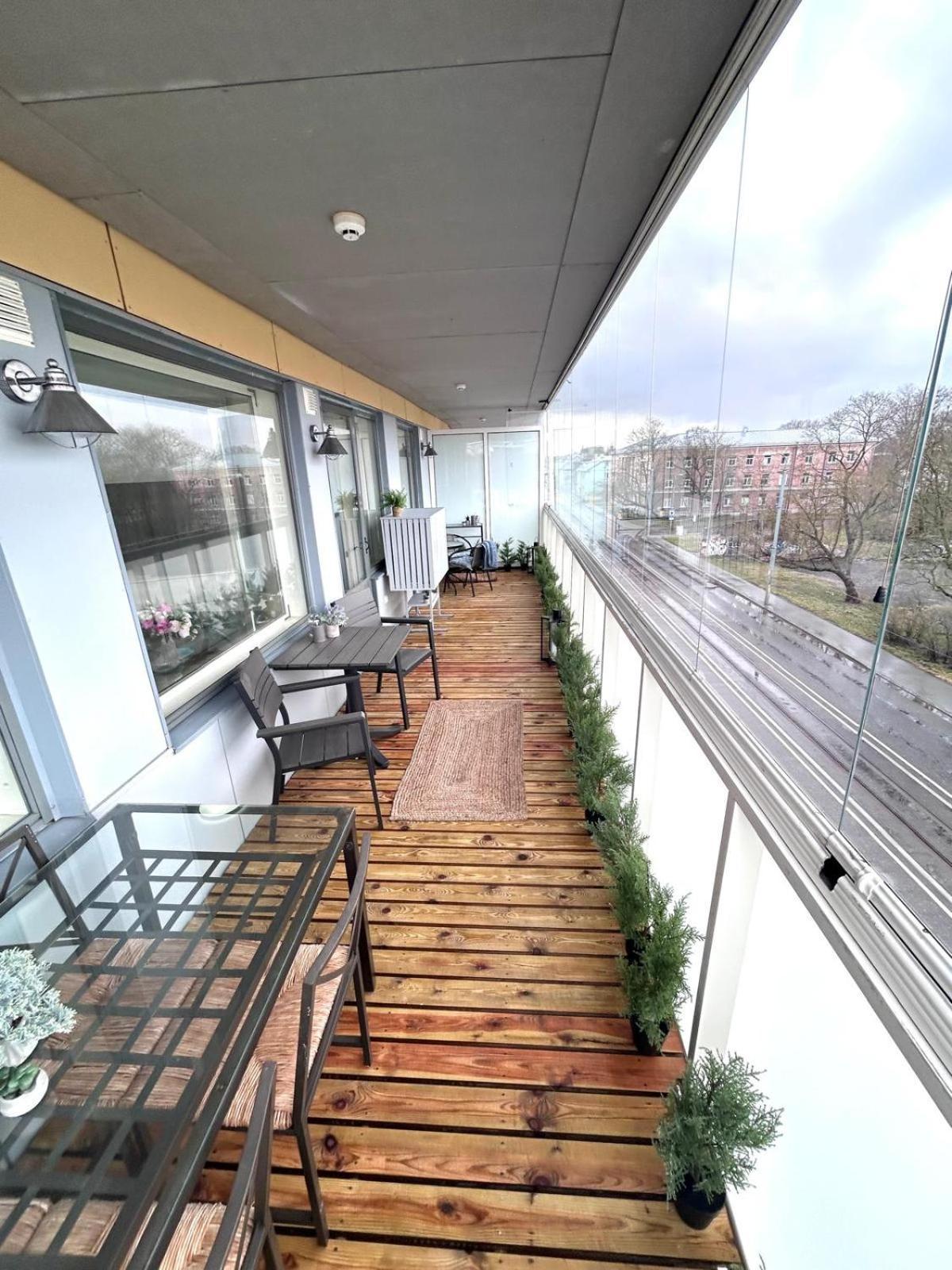 Stella'S Apartment - City Center - Free Secure Parking - Big Sun Terrace - Air Conditioning - Wifi - Tram To The Tallinn Bus Station And Old Town Εξωτερικό φωτογραφία