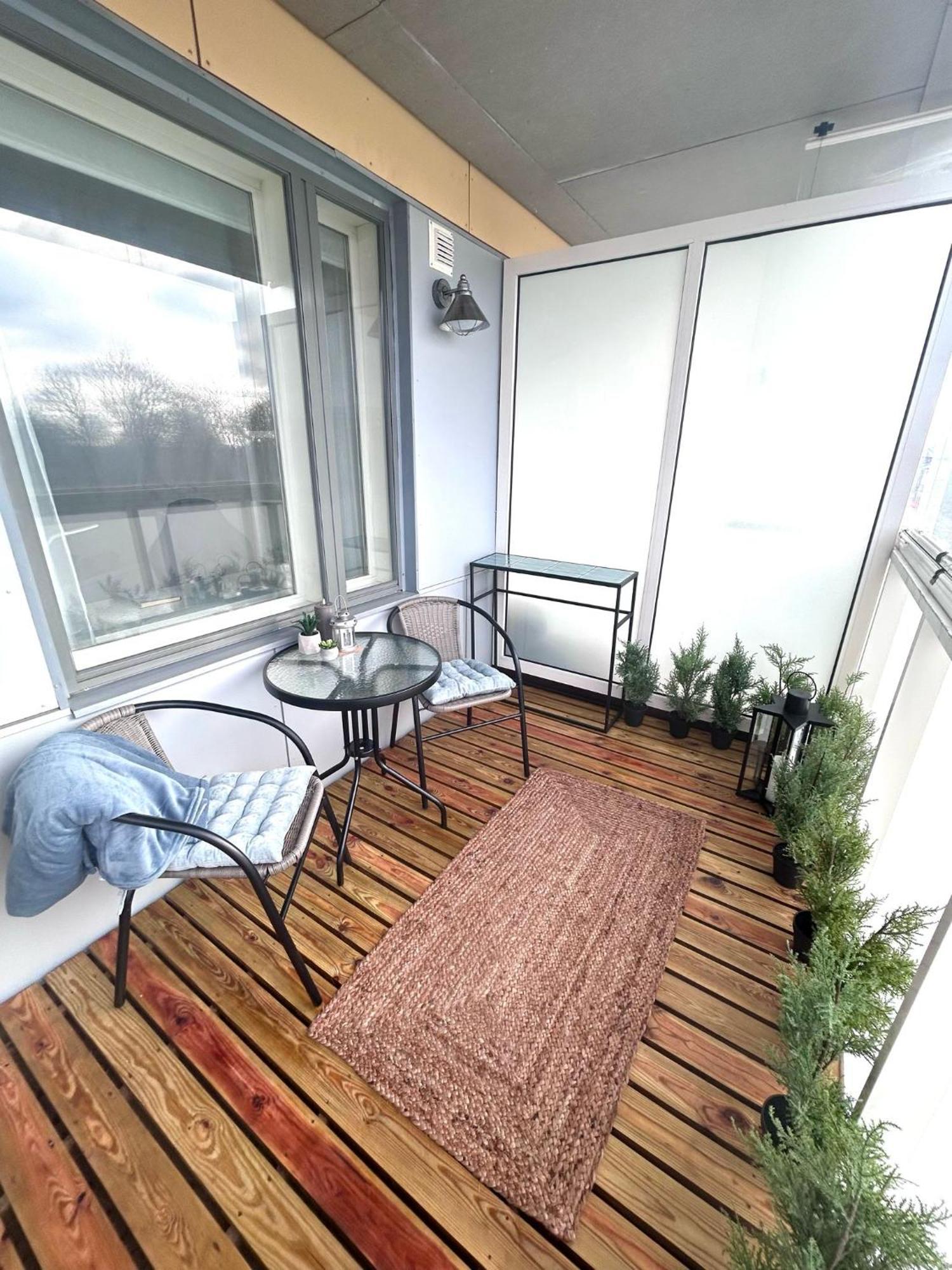 Stella'S Apartment - City Center - Free Secure Parking - Big Sun Terrace - Air Conditioning - Wifi - Tram To The Tallinn Bus Station And Old Town Εξωτερικό φωτογραφία